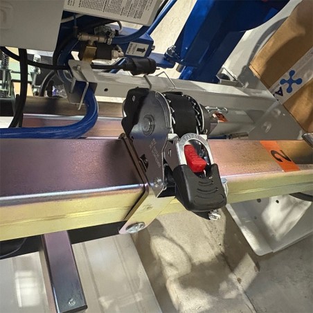 Paire de sangles à cliquet avec enrouleur automatique pour retenue mécanique. Pour palonnier à ventouses EM4