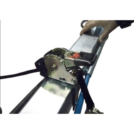 Paire de sangles à cliquet avec enrouleur automatique pour retenue mécanique. Pour palonnier à ventouses EM4